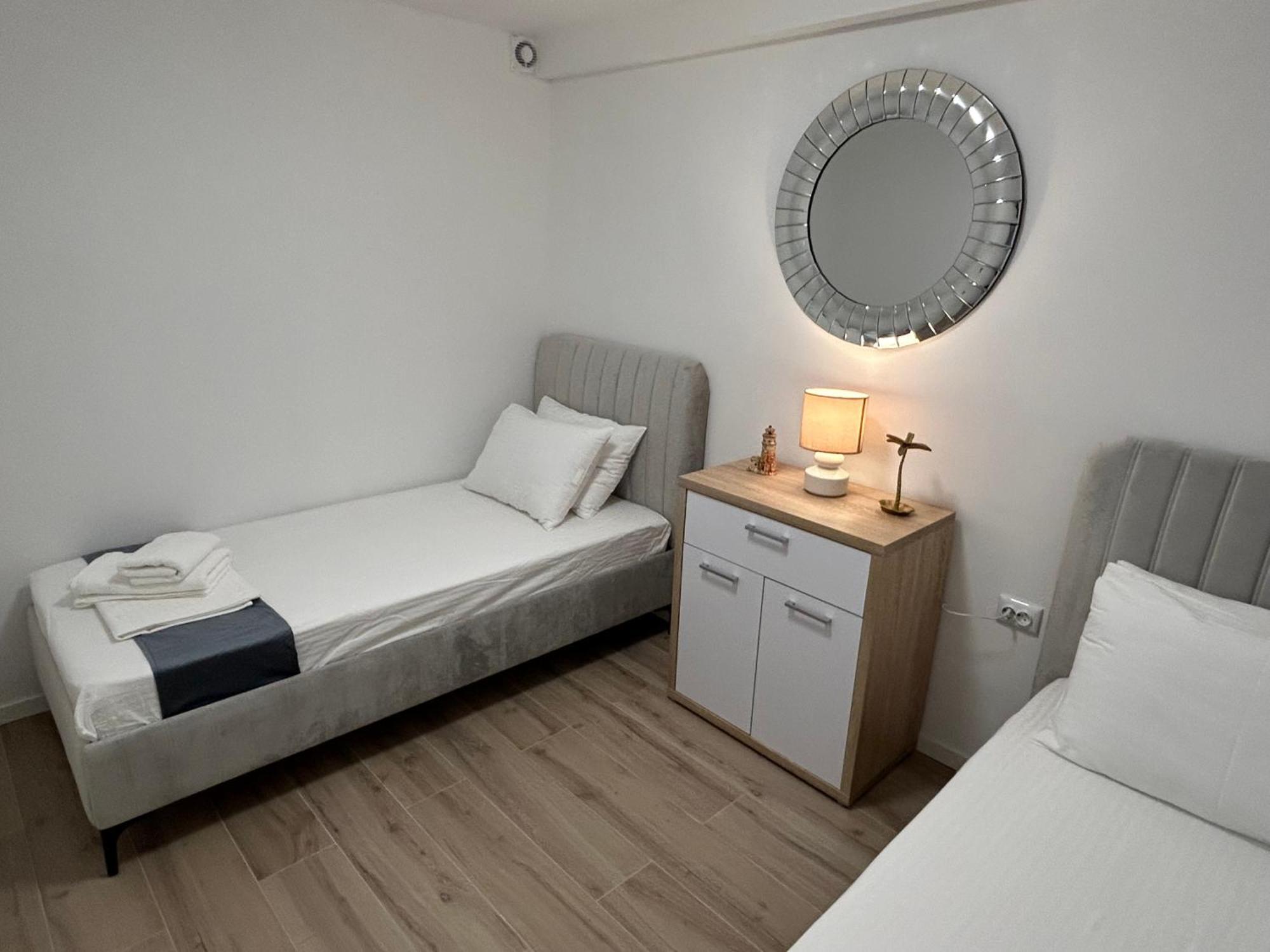 Appartamento Oceanfront Povljana Esterno foto